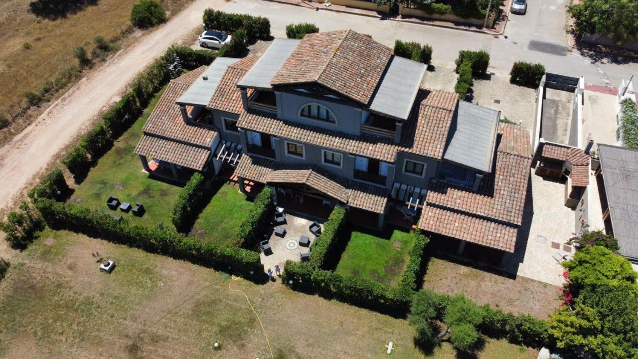 Villa Raffaello Loiri Porto San Paolo Exterior foto