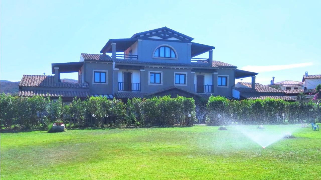 Villa Raffaello Loiri Porto San Paolo Exterior foto